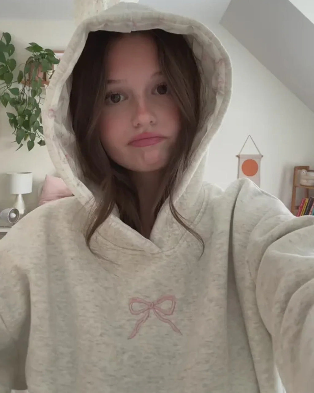 Bow-Hoodie-Prisana-Bay