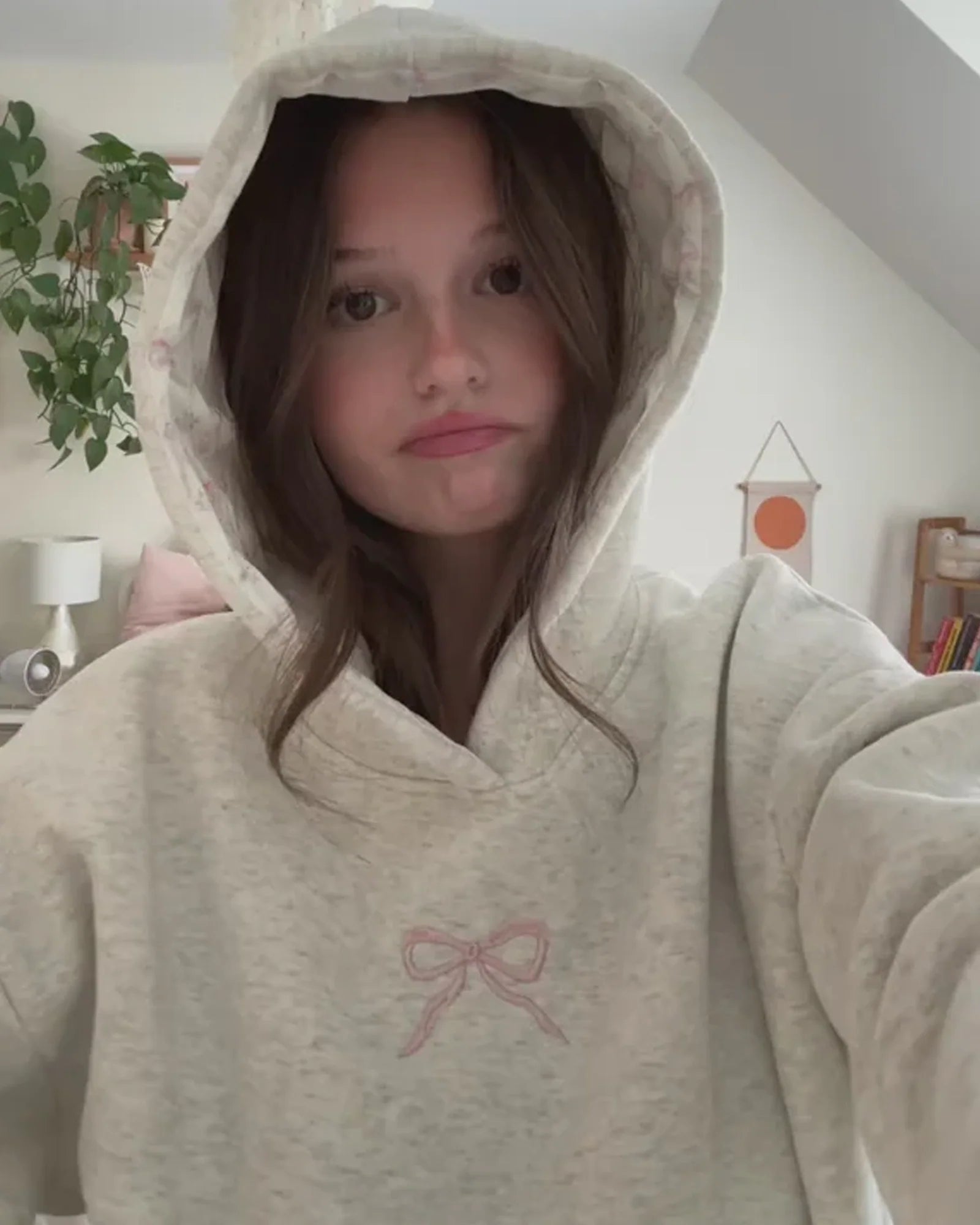 Bow-Hoodie-Prisana-Bay