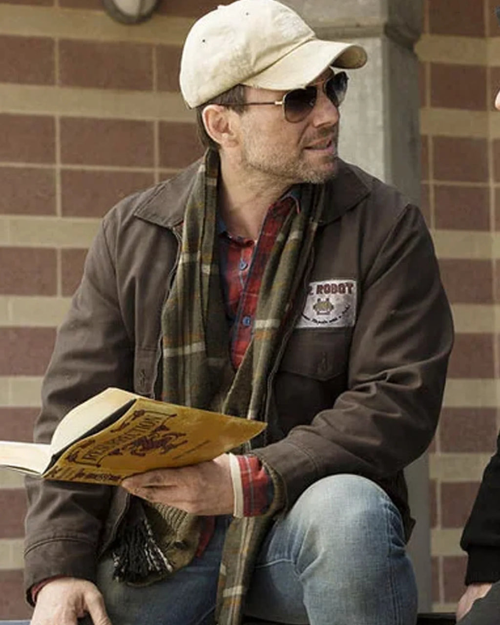 Christian-Slater-Mr-Robot-Jacket