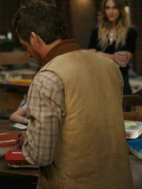 Kevin Zegers The Madison New  S01 Cotton Vest