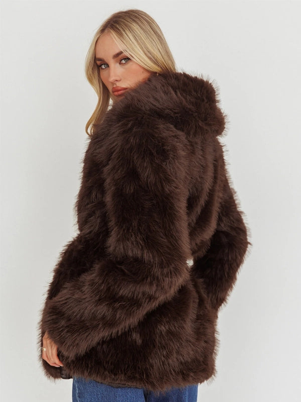 Selfie-Leslie-Faux-Fur-Coat-Back-Look
