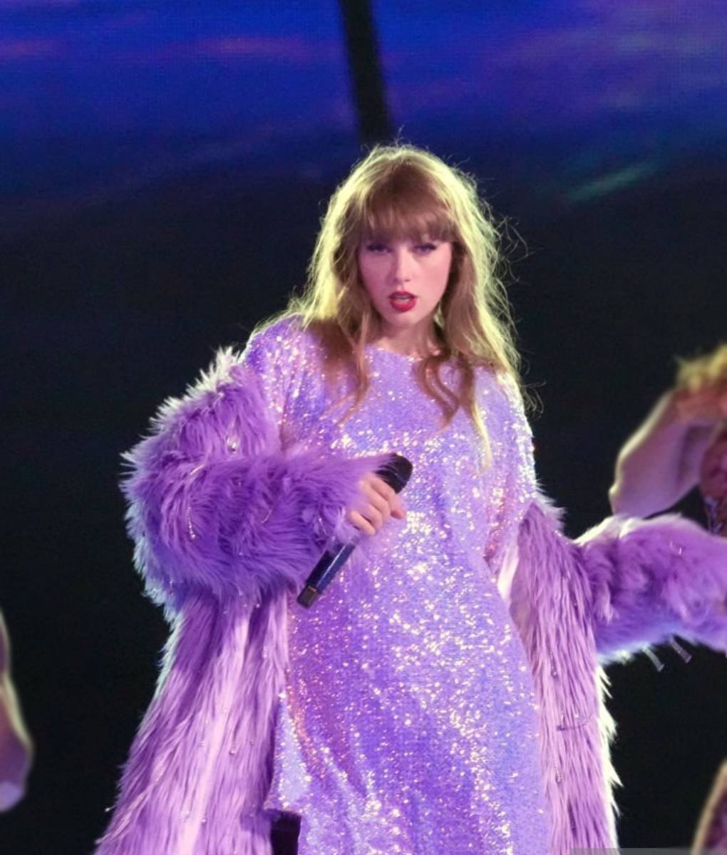 Taylor_Swift's_Eras_Tour_Outfits