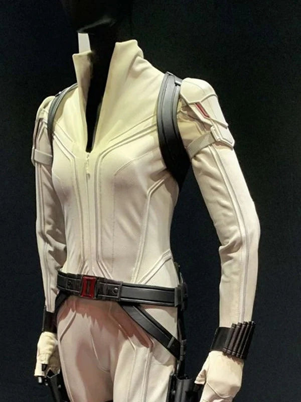 scarlett-johansson-white-leather-jacket