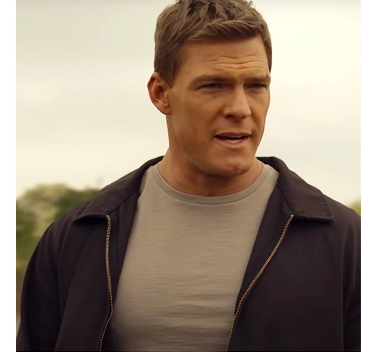 Alan-Ritchson-Reacher-Jack-Reacher-Black-Jacket Alan-Ritchson-Reacher-Jack-Reacher-Black-Jacket