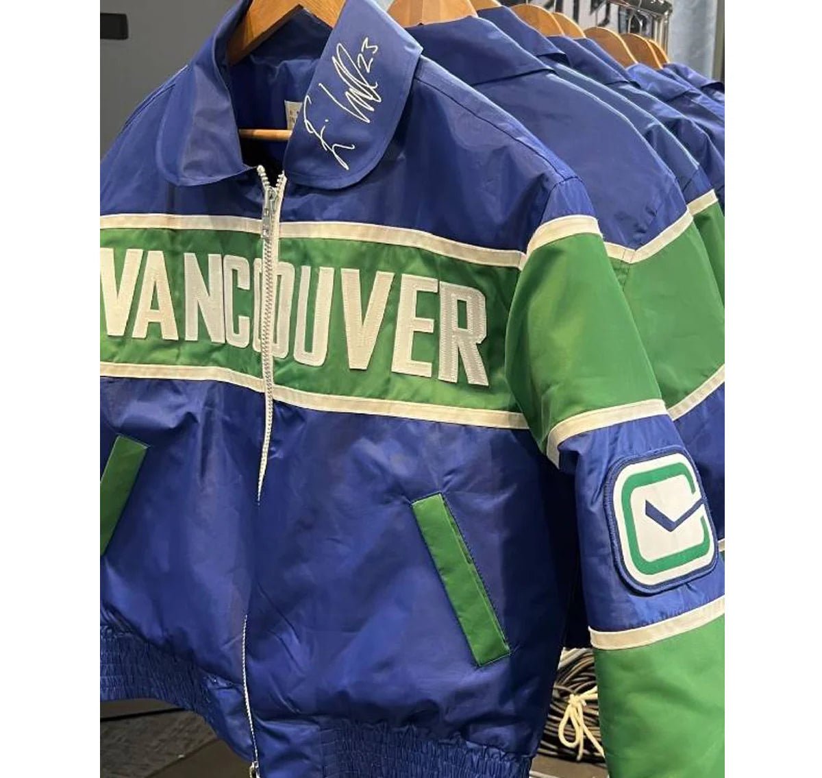 Canucks-Wag-Jacket Canucks-Wag-Jacket