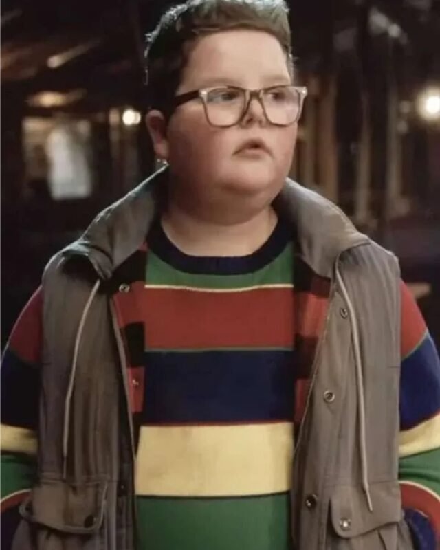 Jake Connelly Stranger Things S05 Grey Vest
