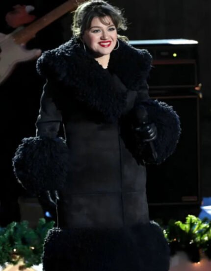 Kelly_Clarkson_Coat_Rockefeller_Center