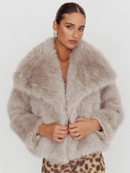 Selfie-Leslie-Fur-Jacket